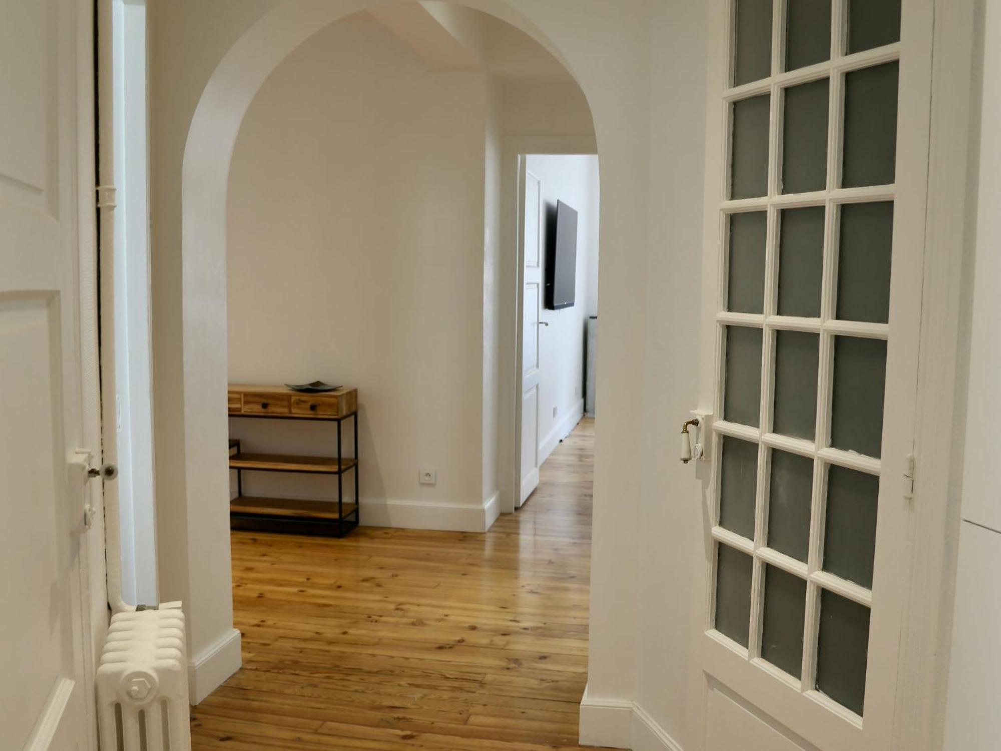 Spacieux Et Renove Au Coeur De Biarritz, A Deux Pas De La Et Des Commerces - Fr-1-239-802 *