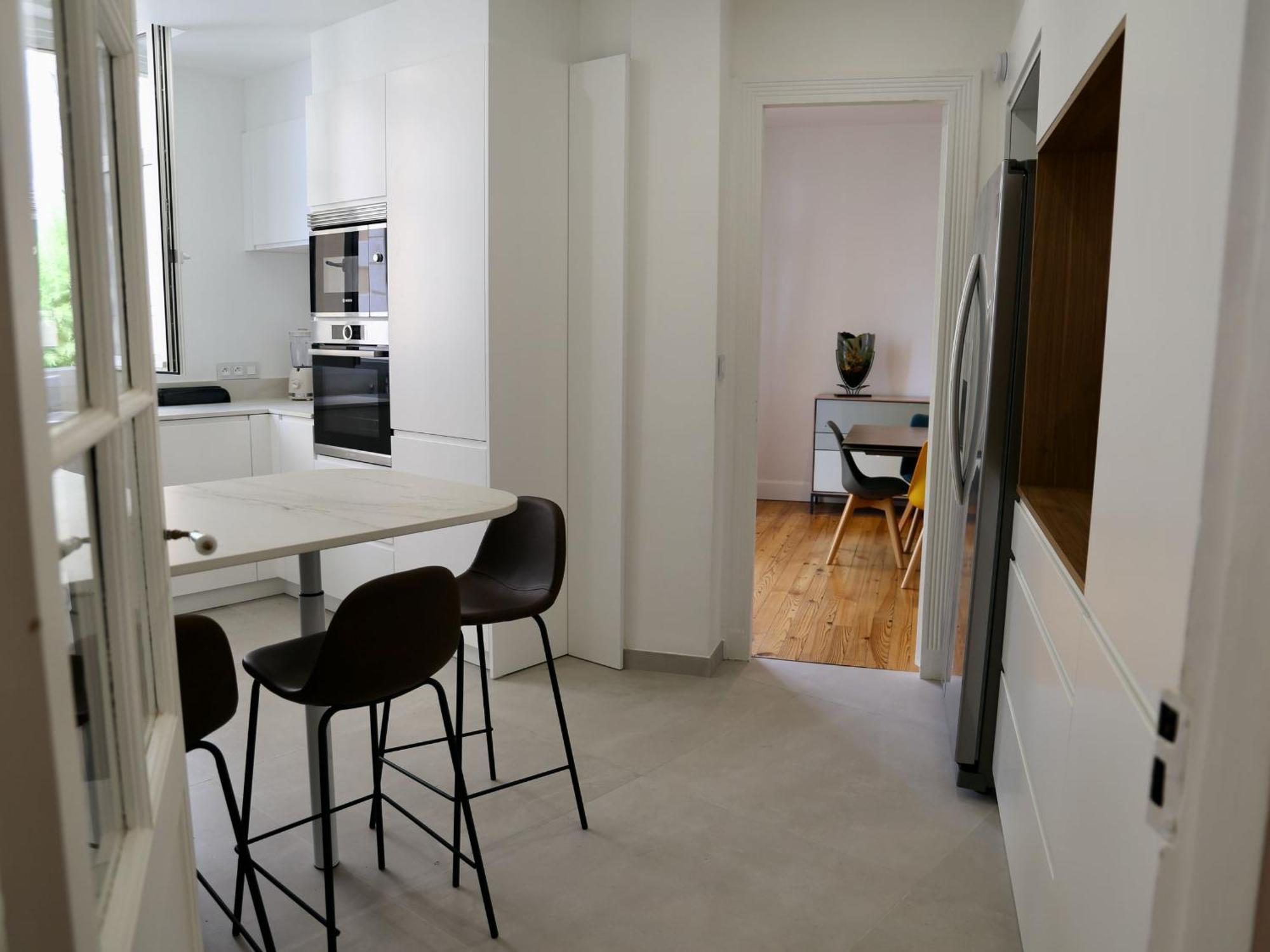 Spacieux Et Renove Au Coeur De Biarritz, A Deux Pas De La Et Des Commerces - Fr-1-239-802
